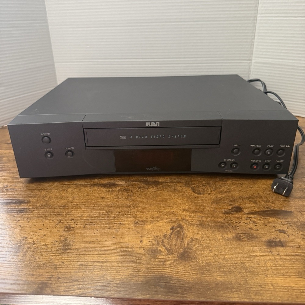 RCA VCR Plus VR517 4-Head‎  VHS Video Tape Cassette Recorder Powers on No Remote